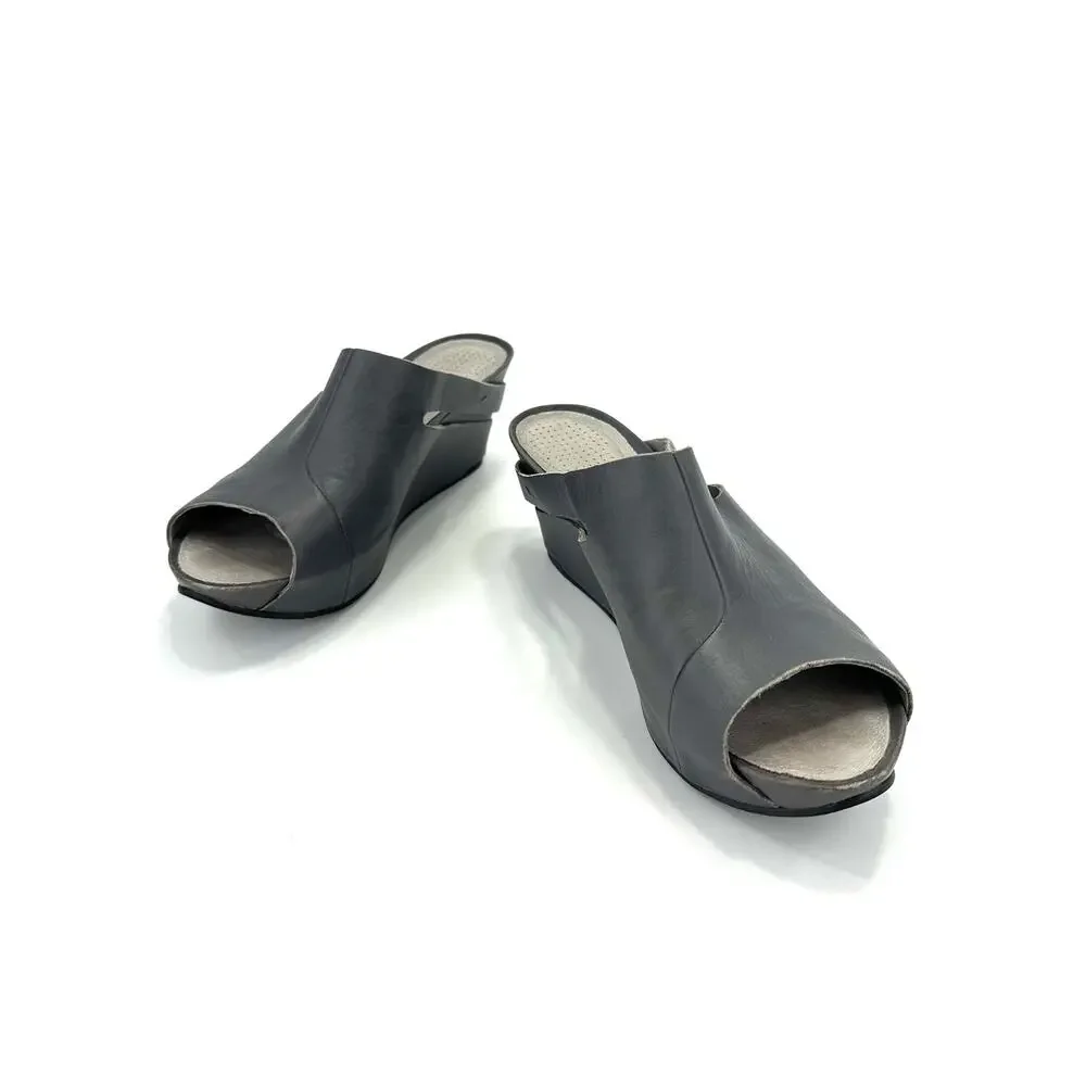 Tsubo Wedge Platform Sandal Size 7.5/38.5 Gray Leather Slide-In Comfort Heels